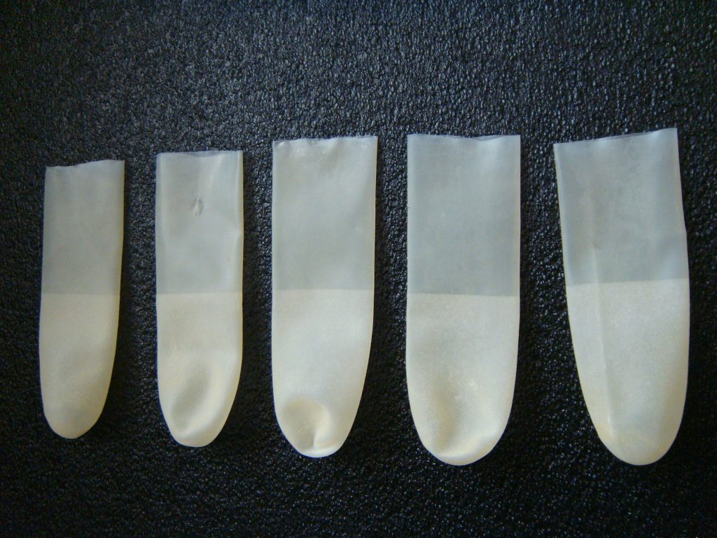 切口磨砂指套在手工制品制作中的独特应用与价值