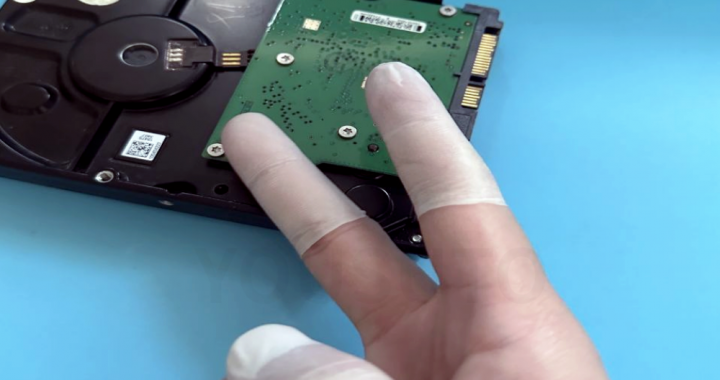 有卤手指套和无卤手指套的成本差异